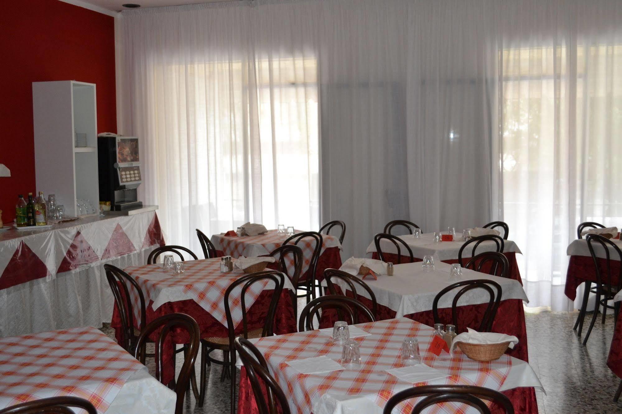 Rubino Hotel 2*