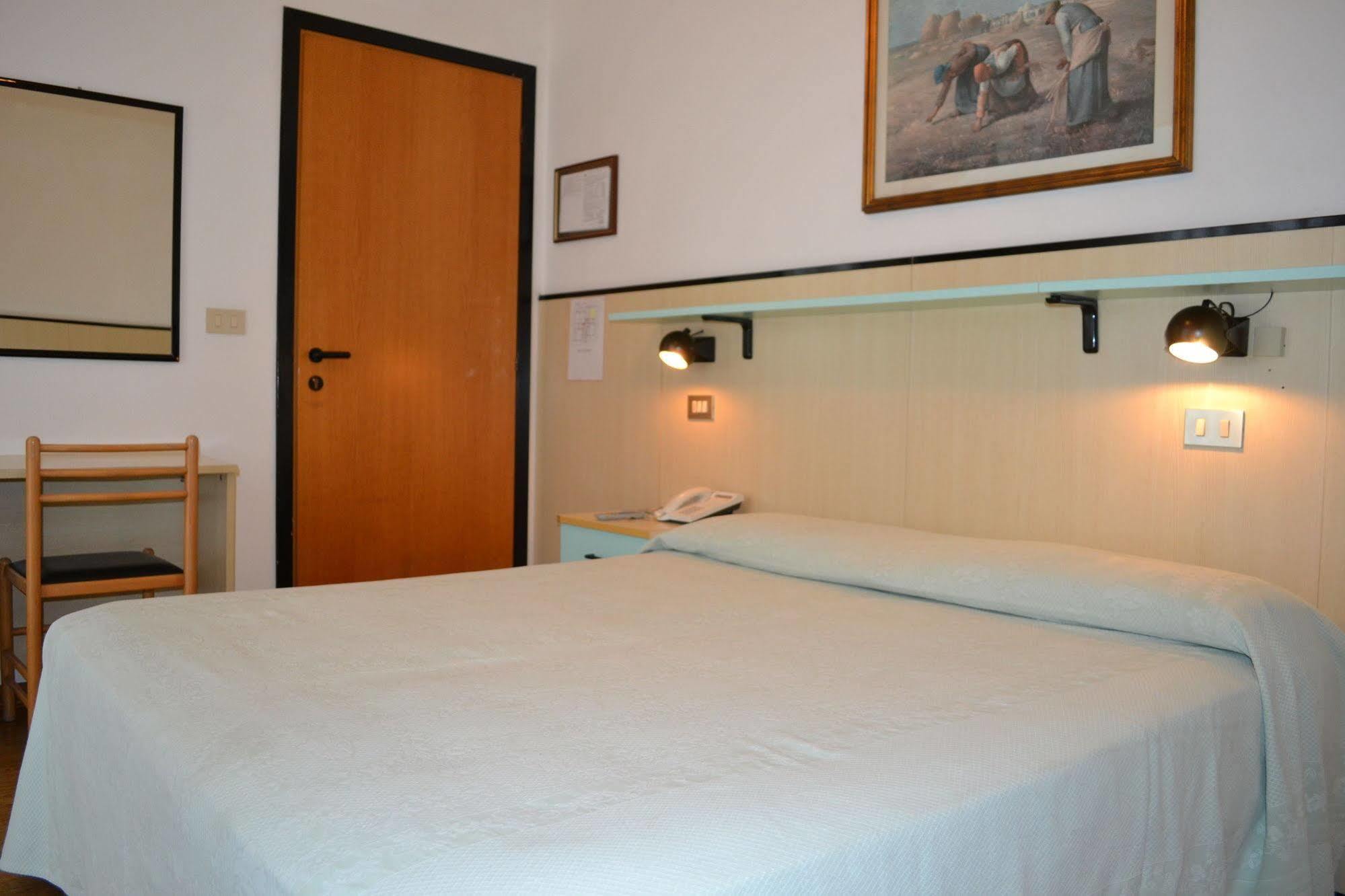 Rubino Hotel 2*
